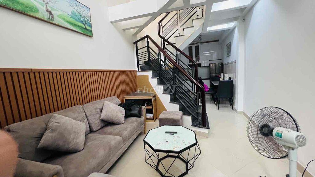 bán nhà Huỳnh Văn Bánh Phú Nhuận 5.7 tỷ 3PN , 3 tầng nhà đẹp ở ngay
