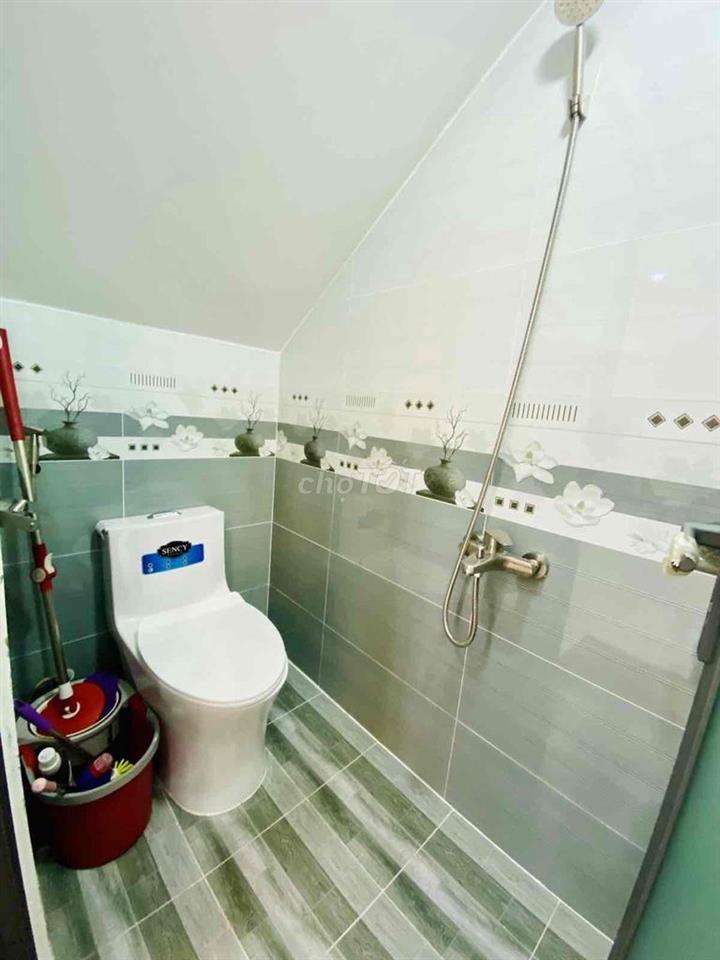 bán nhà nhỉnh 3 tỷ 40m2 gần công viên làng hoa Gò Vấp
