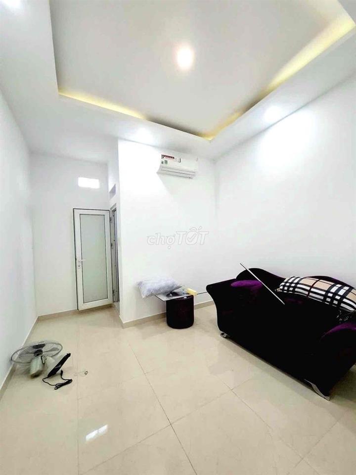 bán nhà gần ngã 6 gò vấp 80m2 nhà 2 tầng chot nhỉnh 5 tỷ, sổ hồng riên