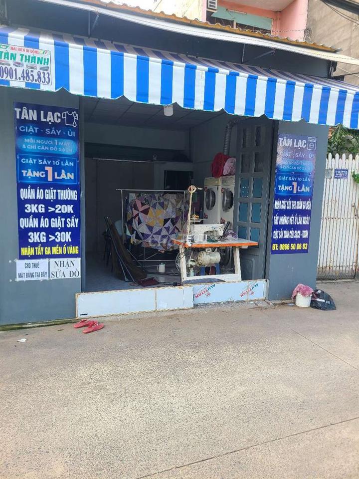 nhà có việc sang lại mặt bằng 