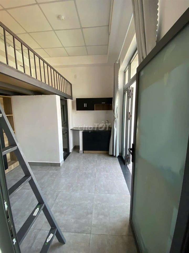 Cho thuê duplex ban công - thang máy ngay đại học VLU❗