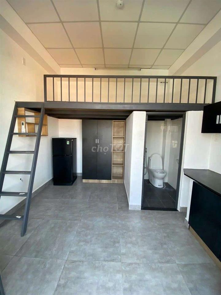 Cho thuê duplex ban công - thang máy ngay đại học VLU❗