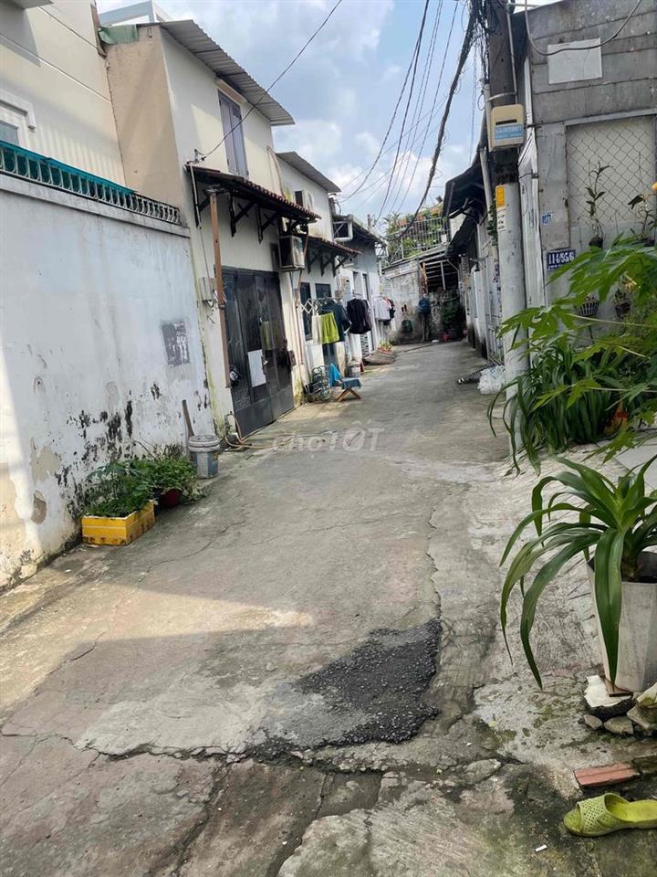 cân cho thuê nhà 1 trệt 1 lầu 20 m  hẻm xe hơi