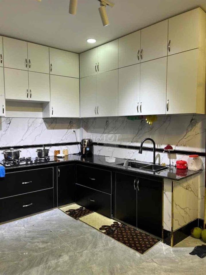 Bán nhà 1 trệt 2 lầu 4PN đẹp Giang Cự Vọng, P.TMT, Q.12 – Đường 8m, hẻ