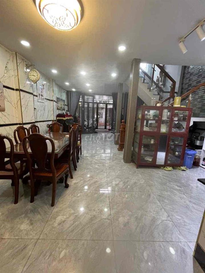 Bán nhà 1 trệt 2 lầu 4PN đẹp Giang Cự Vọng, P.TMT, Q.12 – Đường 8m, hẻ