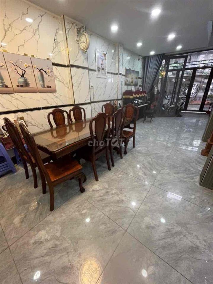 Bán nhà 1 trệt 2 lầu 4PN đẹp Giang Cự Vọng, P.TMT, Q.12 – Đường 8m, hẻ