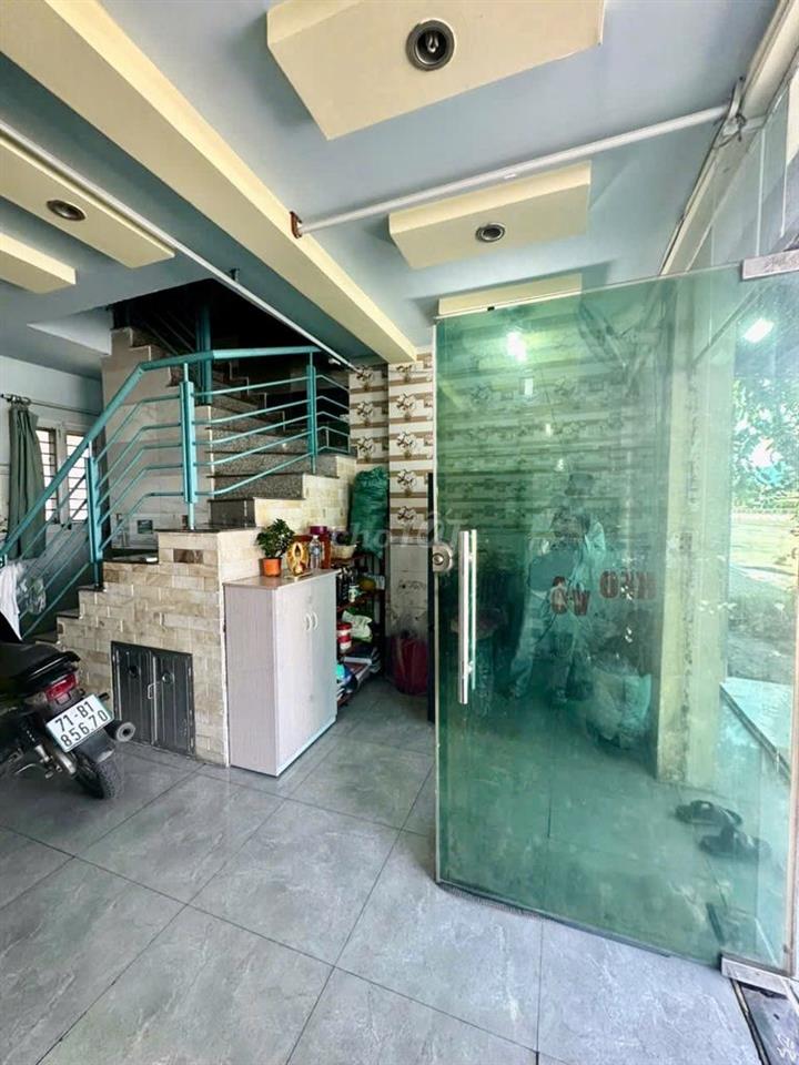 CHO THUÊ NHÀ MẶT TIỀN QUẬN 12**