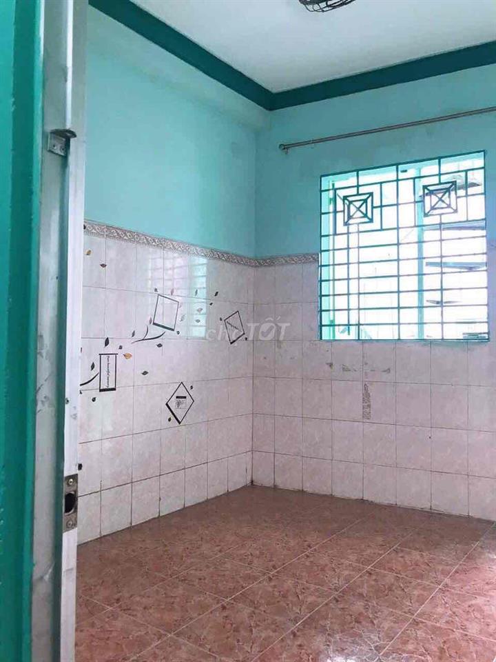Nhà đẹp mặt tiền đường Khánh Hội cho thúe
