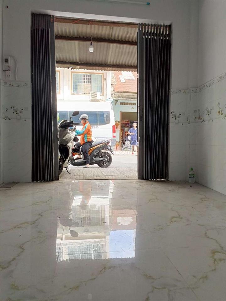 MT buôn bán tự do ngay Chợ , Bến xe