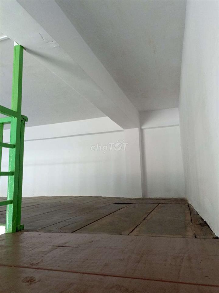 MT buôn bán tự do ngay Chợ , Bến xe