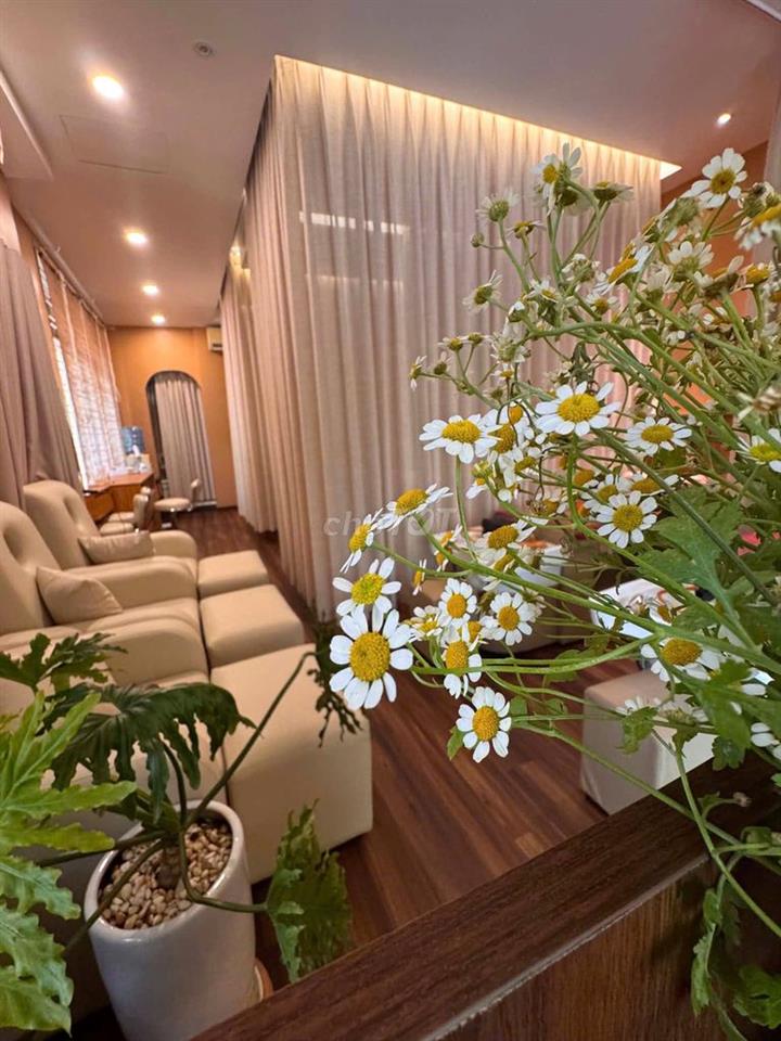 Cho thuê mặt bằng spa có sẵn nội thất tại Quận 7