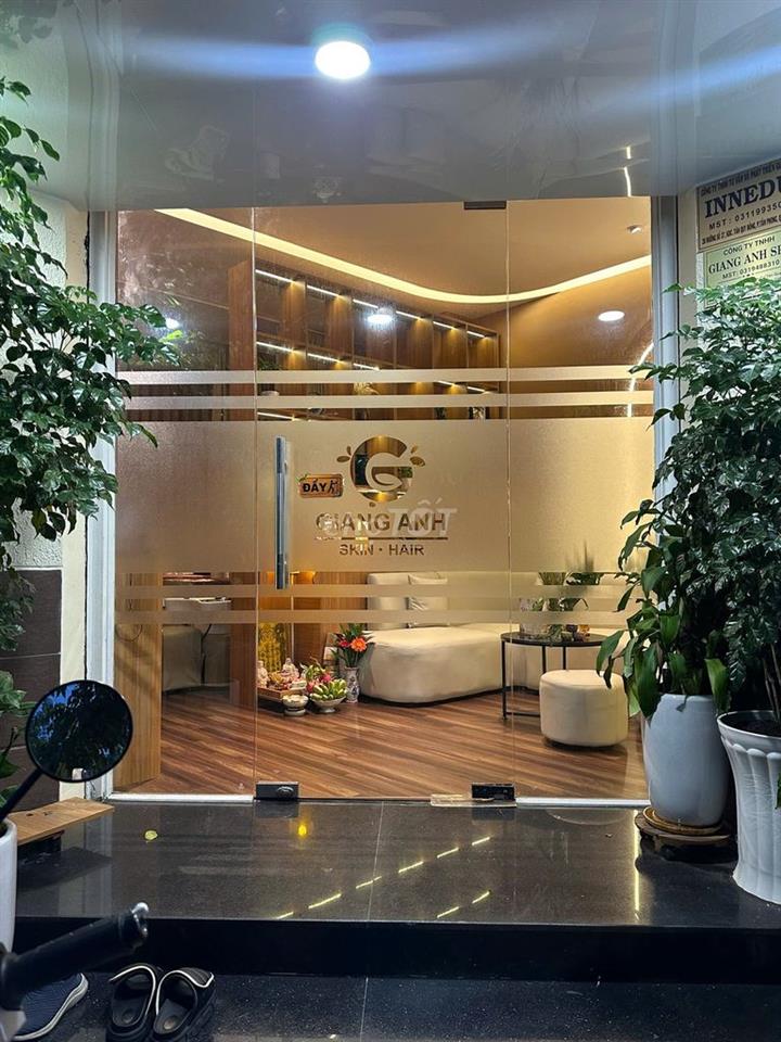 Cho thuê mặt bằng spa có sẵn nội thất tại Quận 7