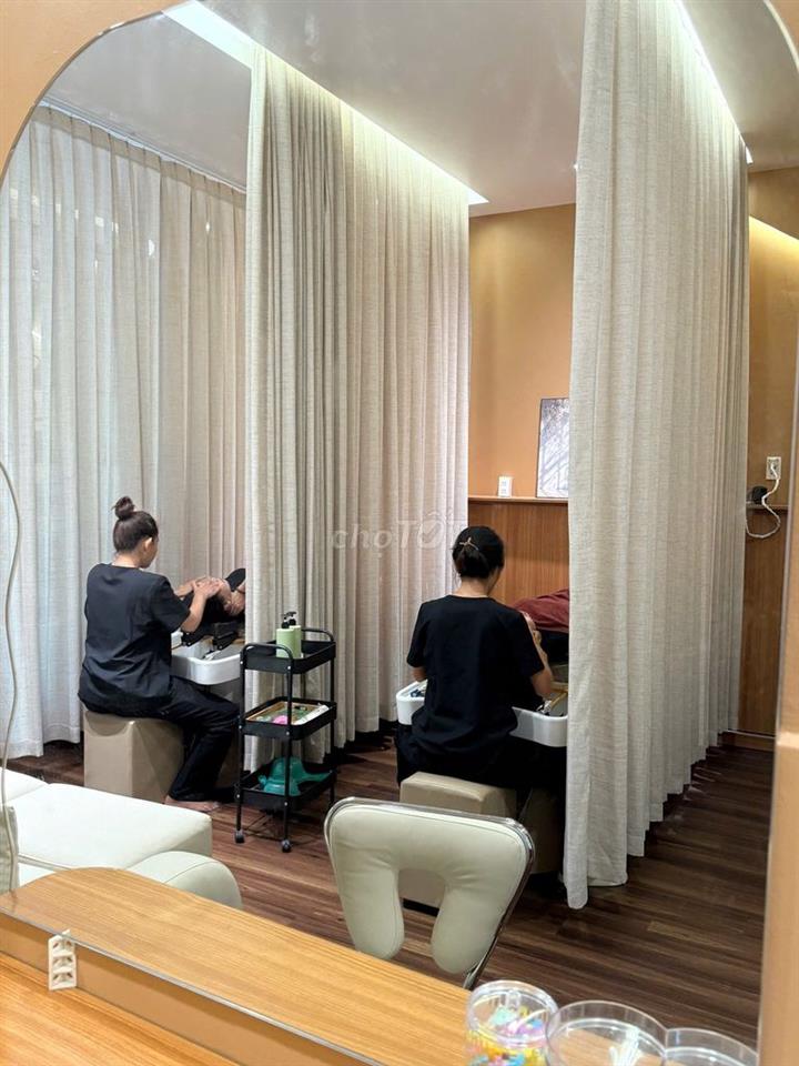 Cho thuê mặt bằng spa có sẵn nội thất tại Quận 7
