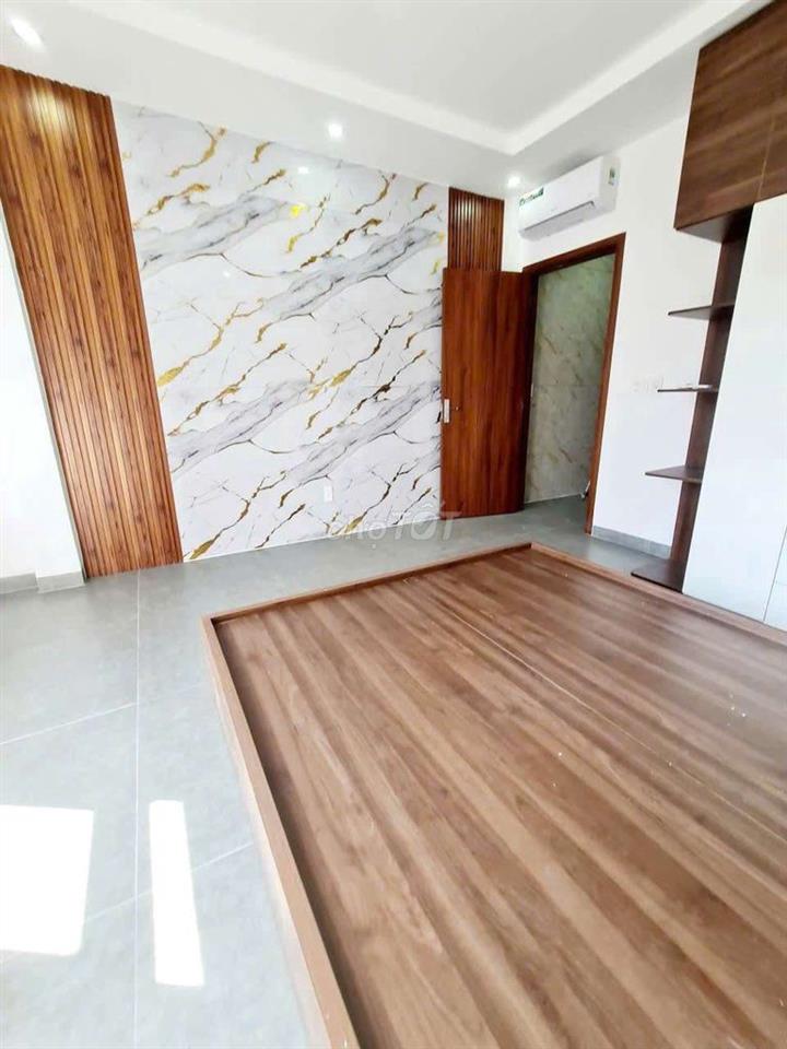 chính chủ bán nhà mới xây ngay chợ long trường
