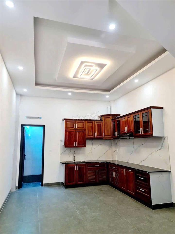 chính chủ bán nhà mới xây ngay chợ long trường