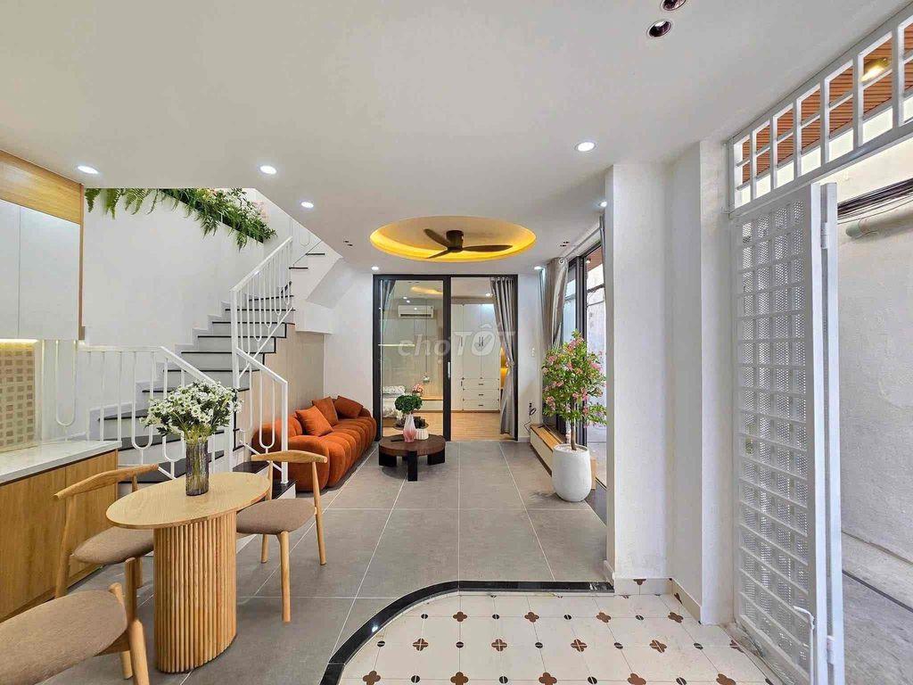 🔥NHÀ ĐẸP 2 TẦNG 2 MẶT KIỆT TRƯNG NỮ VƯƠNG FULNT