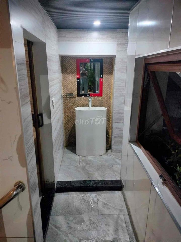cho thuê nhà điện biên phủ chỉ 7tr5 có bồn tắm