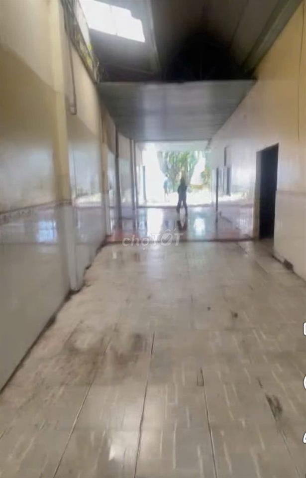 Cho thuê MB MT Lê Hồng Phong, 500m2, giá 10tr