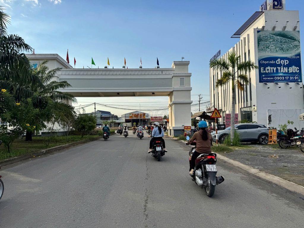Bán dãy trọ 5 phòng + Kiot đang cho thuê 12tr/tháng