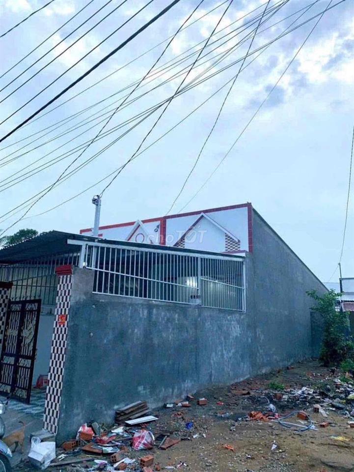 NHÀ CHÍNH CHỦ BÁN Đường 1 xẹc Nguyễn Thị Lắng, Củ Chi giá 900 triệu