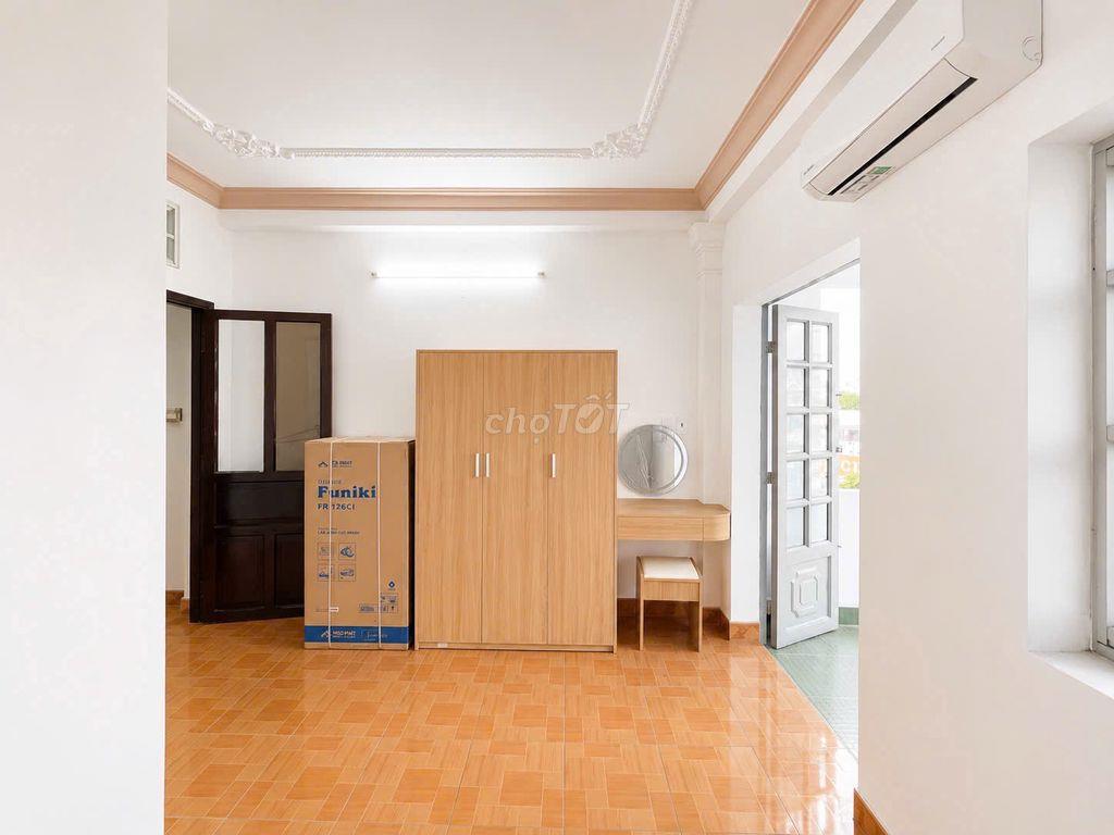 1PN TÁCH BẾP - BAN CÔNG KHỔNG LỒ