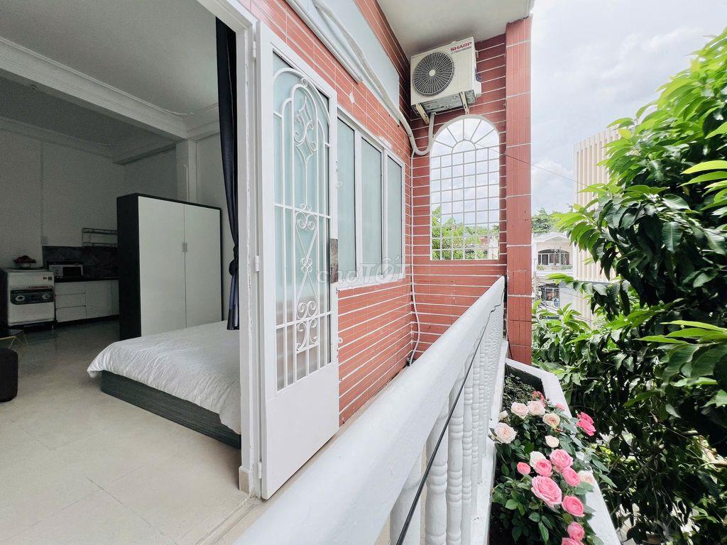 STUDIO NGỦ TÁCH BẾP - BAN CÔNG RỘNG