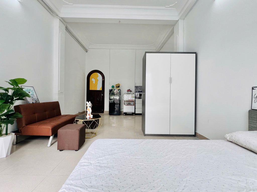 STUDIO NGỦ TÁCH BẾP - BAN CÔNG RỘNG