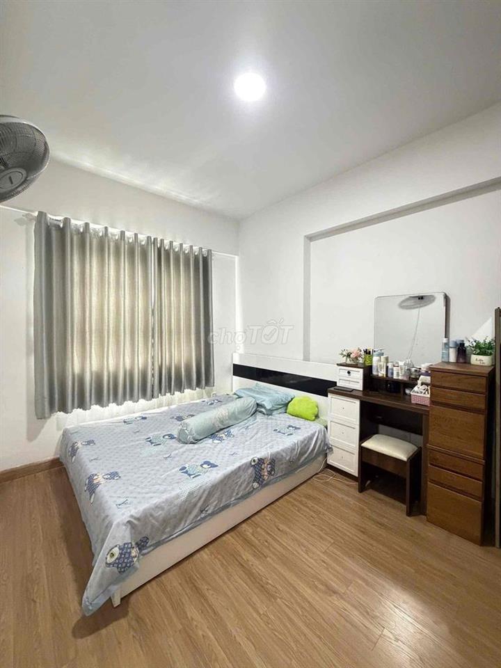 Chính chủ cần bán căn góc view Tây nam gió mát cả ngày, 65m2. 2PN,
