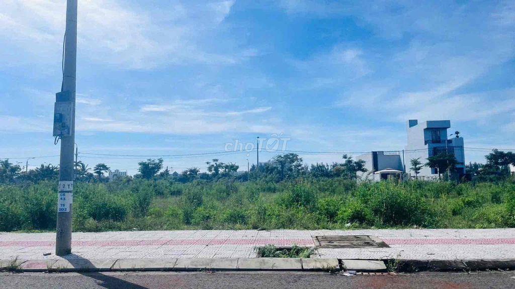 Bán đất gần công viên Đầm sen Nam Hoà Xuân