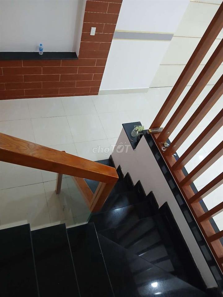 Nhà khu dân cư hiện hữu cần bán nhanh