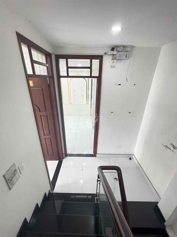 Bán nhà MT đs 8 - BHH- BT- 8mx10m. 5tầng. nhỉnh 5,5 tỷ