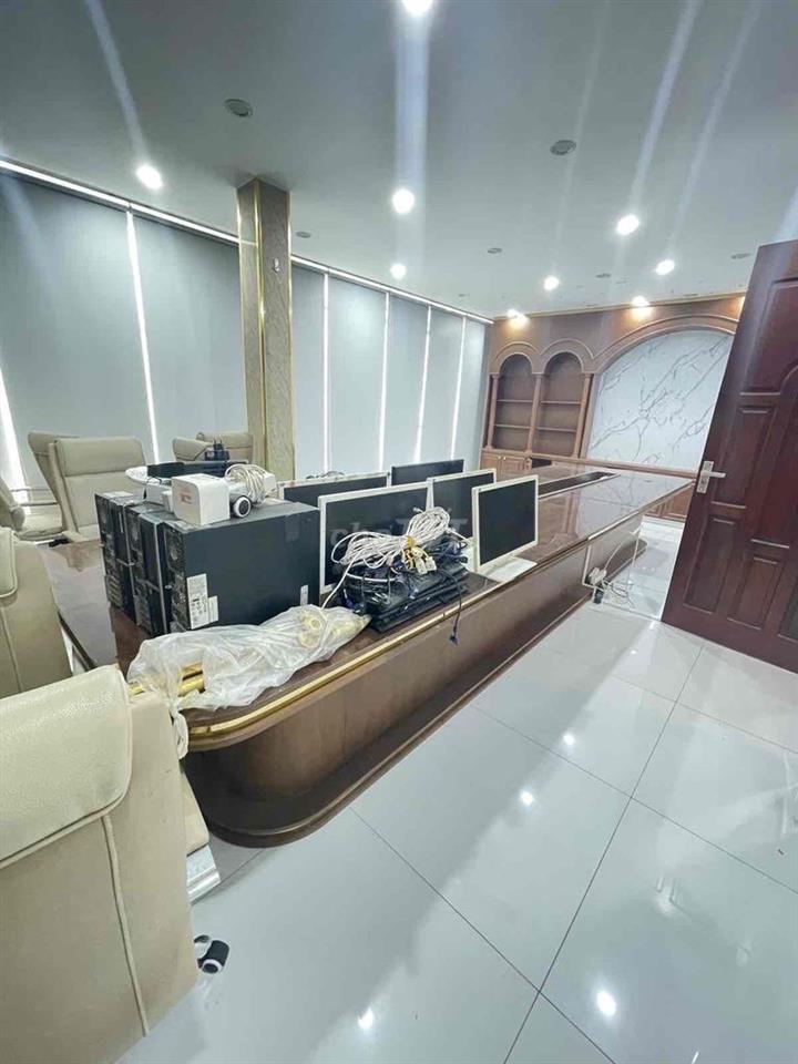Bán nhà MT đs 8 - BHH- BT- 8mx10m. 5tầng. nhỉnh 5,5 tỷ