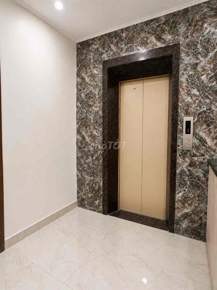 chính chủ,cho thuê phòg nội thất cơ bản,chỉ cần vào ở
