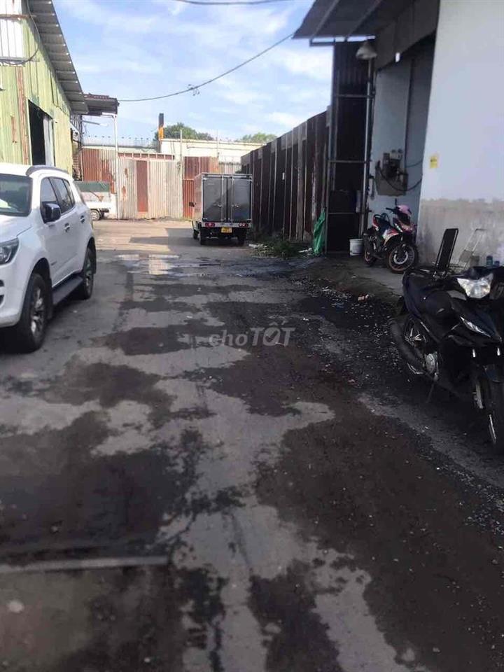 cho thuê kho xưởng dg nguyễn thị tú BHH B Bình tân DT 240m2 giá 15 tr