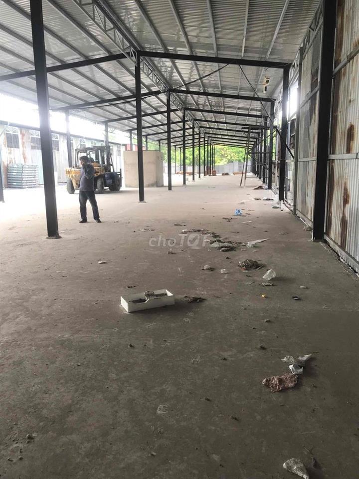cho thuê kho xưởng MT Đg Ql 1A Bình hưng hoà B BT 1200m2 giá 70tr