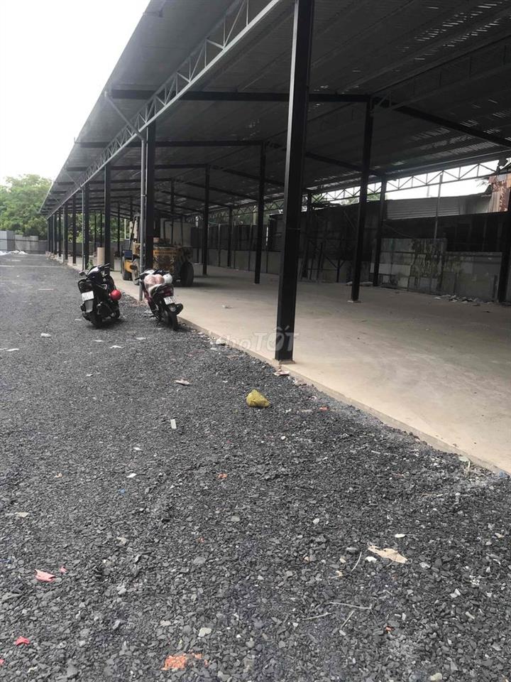 cho thuê kho xưởng MT Đg Ql 1A Bình hưng hoà B BT 1200m2 giá 70tr
