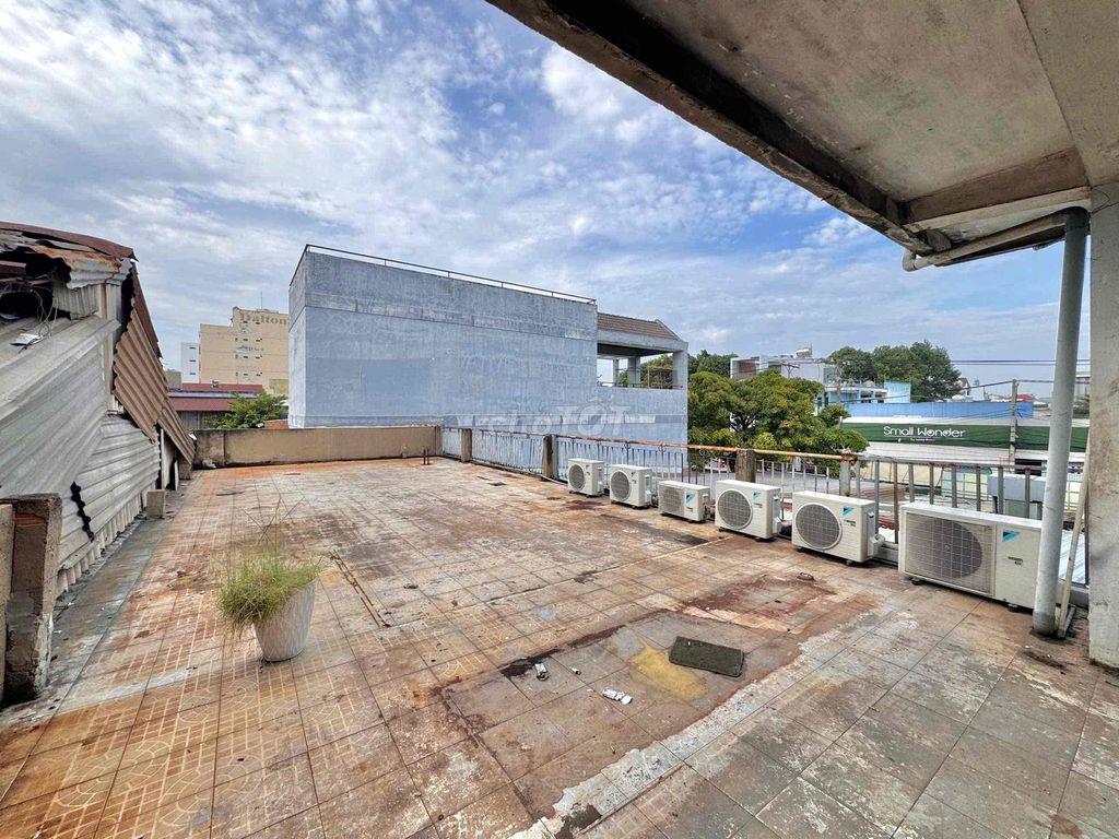 Mặt bằng kinh doanh - văn phòng - ngay ngã tư 4 xã - 200m2
