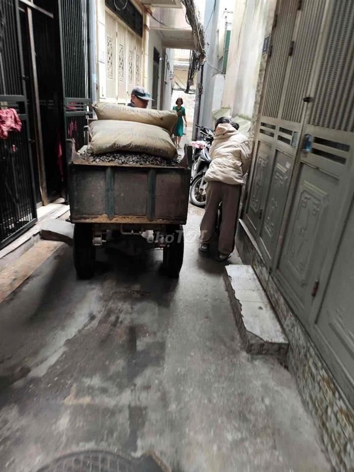 bán nhà chính chủ ngõ trại cá trung tâm cạnh trường học, bệnh viển