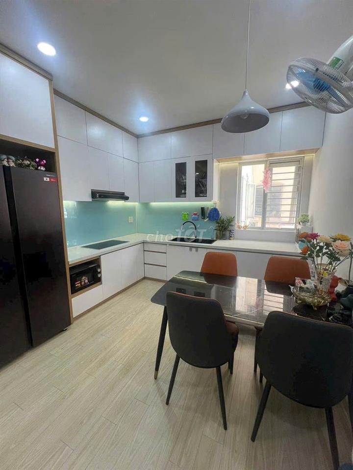 Cho thuê 2PN2WC, 7.2tr  Cụm Bcosn City