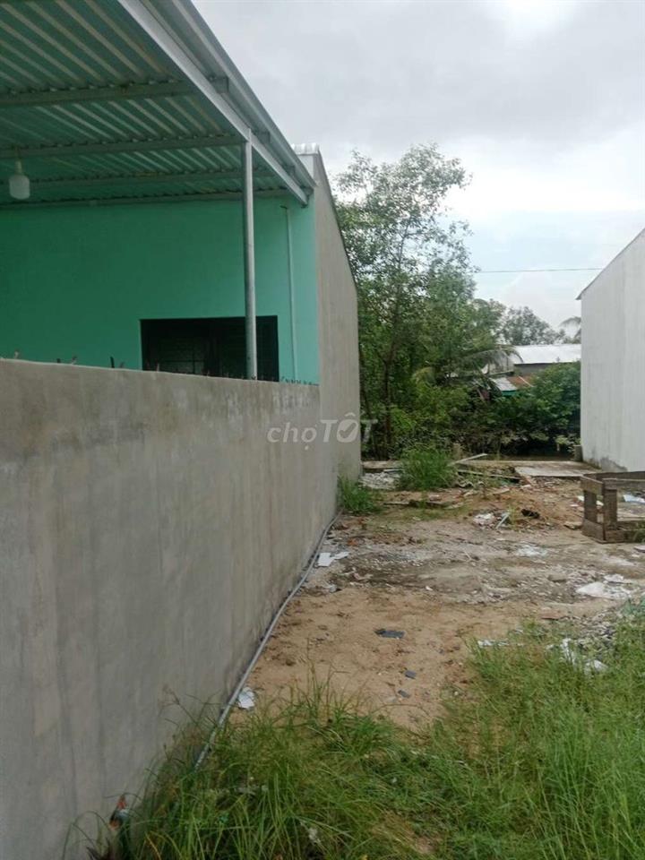 nhà  gần chợ gần khu công nghiệp hóa phú