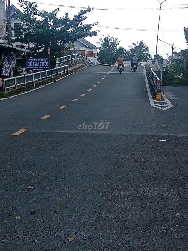  đất  gần đến phạm hùng , cầu ông me phương 4