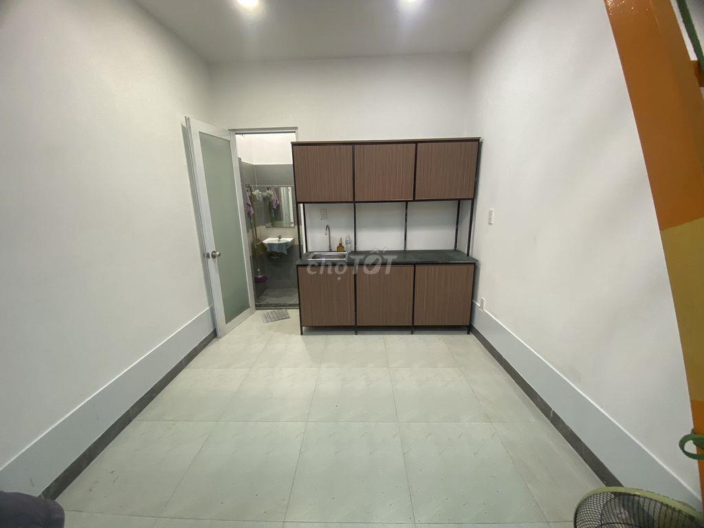 Chính chủ cho thuê nhà nguyên căn trệt, lửng tại 45/22 Nguyên Hồng