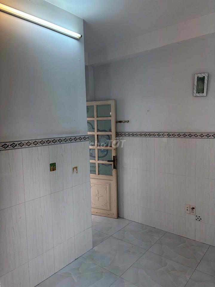 Phòng trọ đường Hồ Thị Kỷ gần phố ẩm thực
