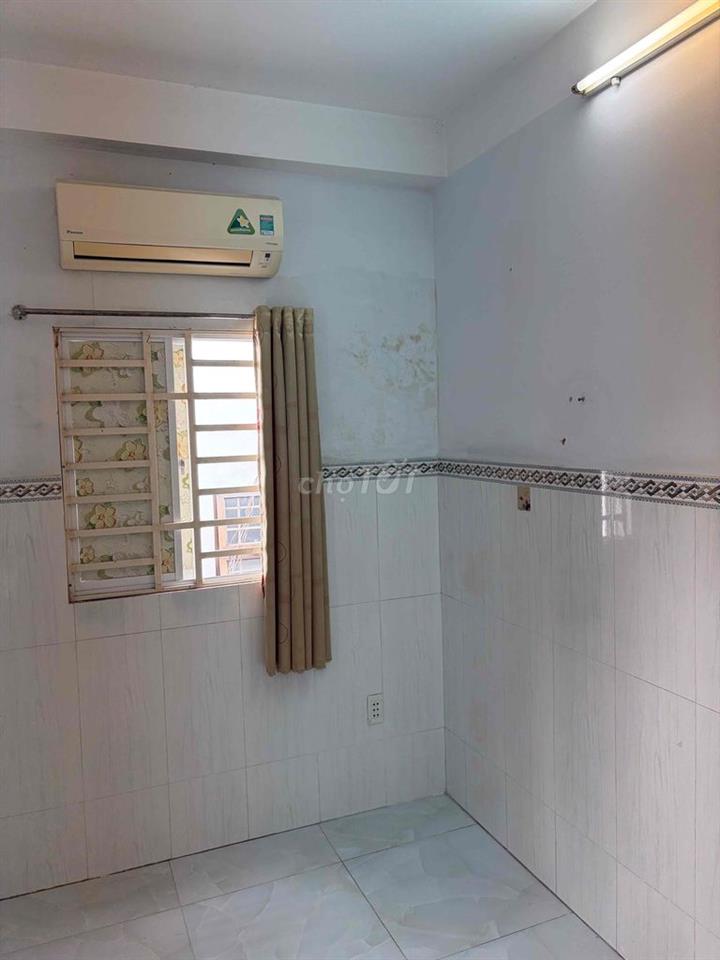 Phòng trọ đường Hồ Thị Kỷ gần phố ẩm thực