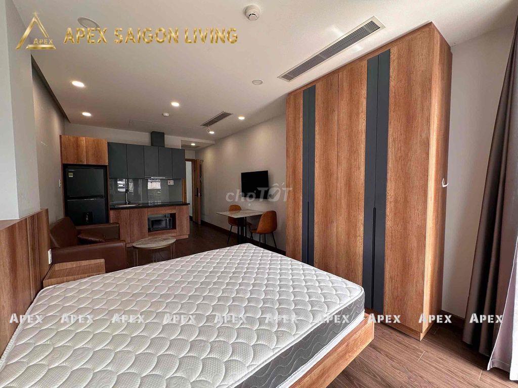 CĂN HỘ BAN CÔNG QUA QUẬN 1 CHỈ 5P