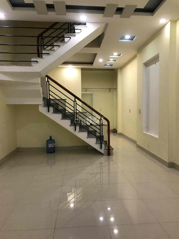 Cho thuê nhà phố 1 trệt 1 lầu, hẻm xe hơi, đậu ô tô thoải mái
