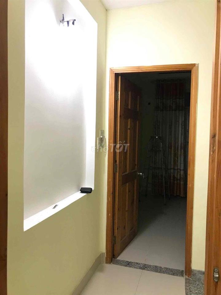 Cho thuê nhà phố 1 trệt 1 lầu, hẻm xe hơi, đậu ô tô thoải mái