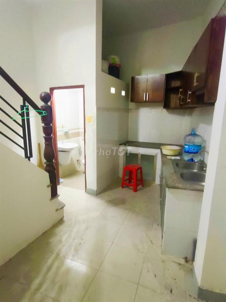 HXH Lê Văn Sỹ, giáp Q3. 4PN, 3WC. Trệt suốt, tiện kinh doanh.