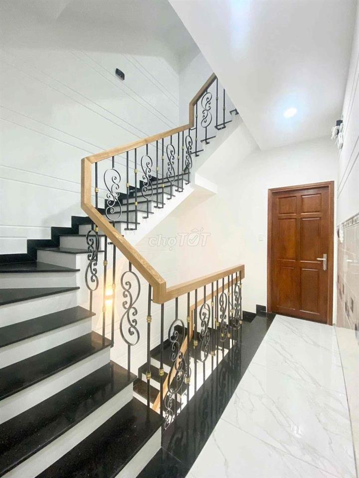 CHO THUÊ STUDIO FULL NỘI THẤT – CỬA SỔ TRỜI NGUYỄN NHỮ LÃM GẦN ĐH HUIT