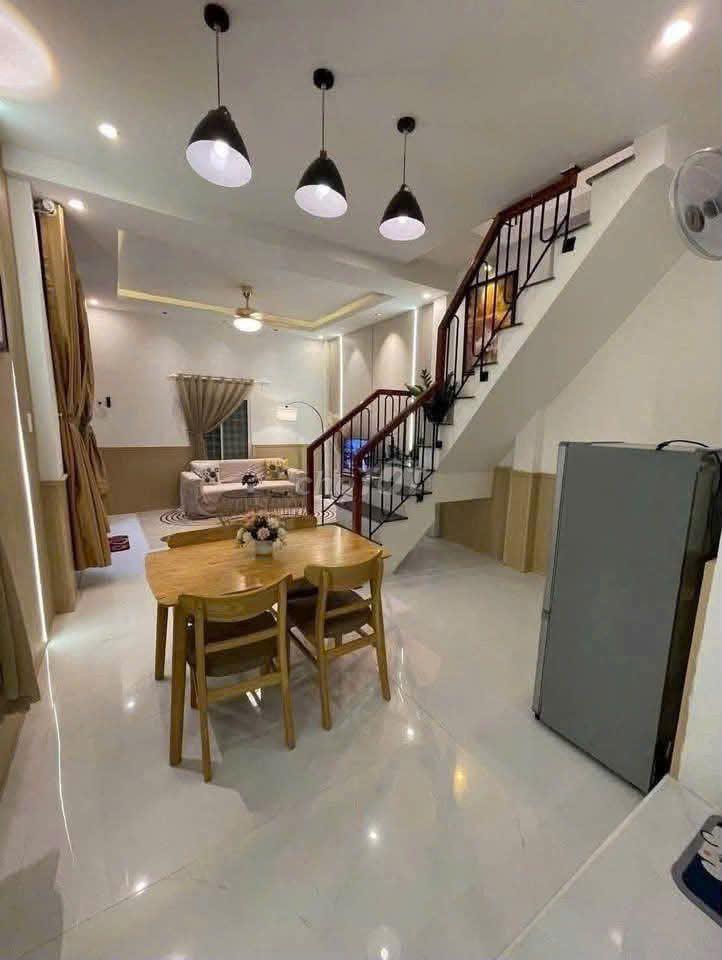 Nhà riêng- nội thất- 2 phòng ngủ Huỳnh Văn Bánh- Phú Nhuận-14tr5/tháng